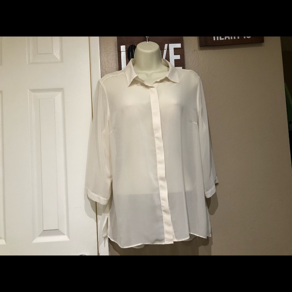 Simply Vera Wang sheer blouse button down